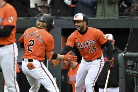 Everybody Home! All 9 Orioles come in to score to start big 6th inning against Los Angeles