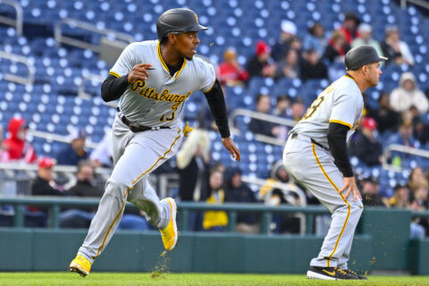 The Pirates use a 4-run first inning to beat the Nationals 7-4 and improve to 6-1
