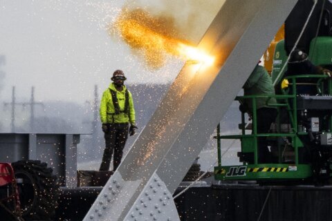 Maryland governor and members of Congress to meet to discuss support for rebuilding collapsed bridge