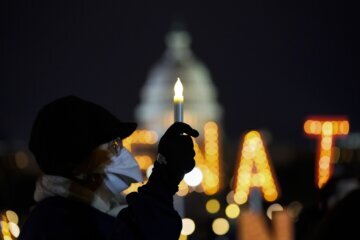 WATCH: Prayer vigil on Capitol steps commemorates Jan. 6 attack