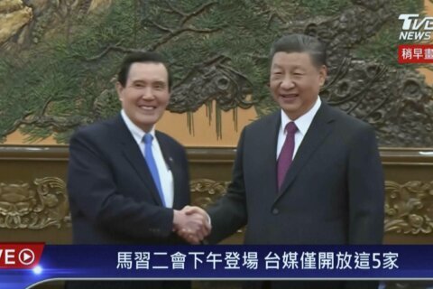 Chinese President Xi meets former Taiwan leader Ma Ying-jeou on pro-unification visit