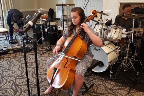 Loudoun Co. student gives back to middle school that sparked her interest in writing music